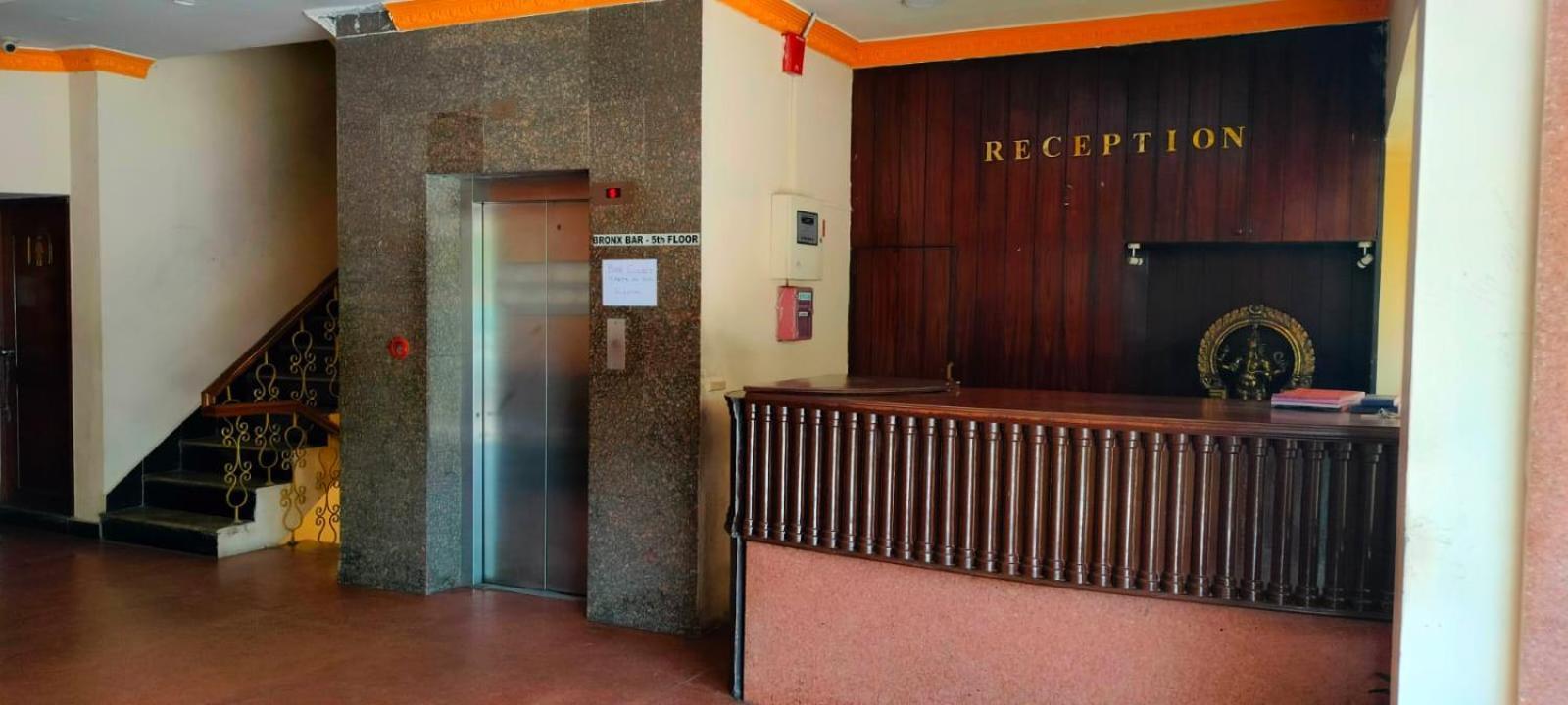 Hotel Manhattan Madrás Exterior foto